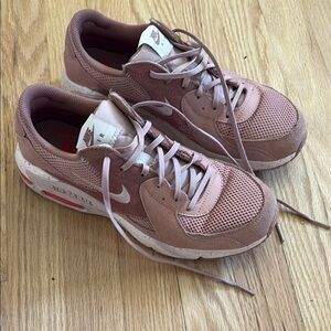 Nike Women's Pink Sneakers